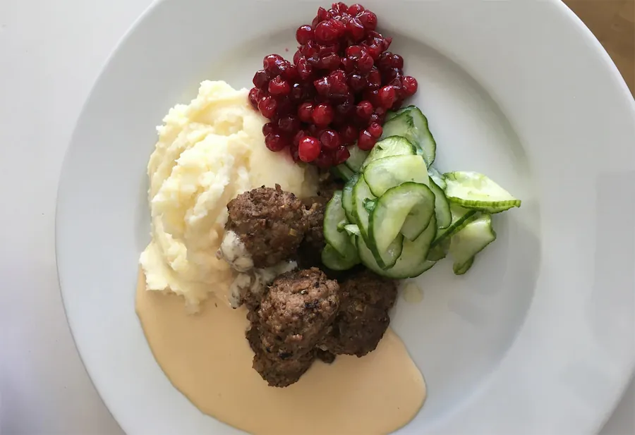 Köttbullar med potatismos på Café Söderberg